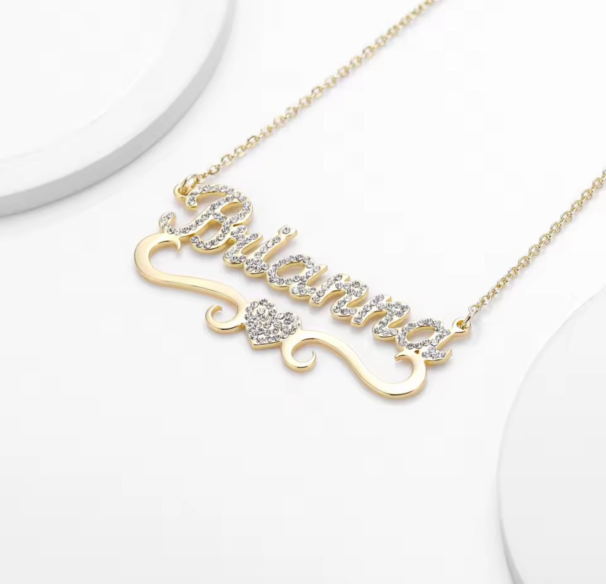 Halskette „Crystal Encrusted Arch Name“